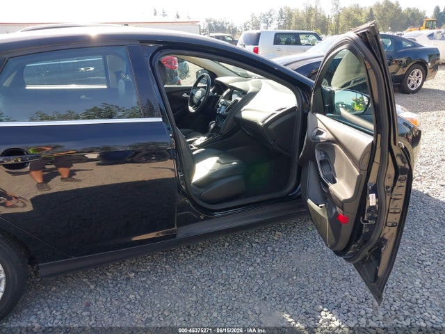 Ford Focus Titanium 2017 1FADP3J2XHL272621 Image 5