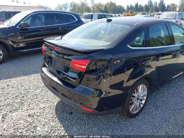 1FADP3J2XHL272621 Ford Focus Titanium