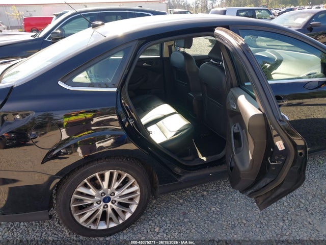 Ford Focus Titanium 2017 1FADP3J2XHL272621 Image 8