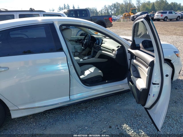 1HGCV2F94JA008065 Honda Accord Touring 2.0t