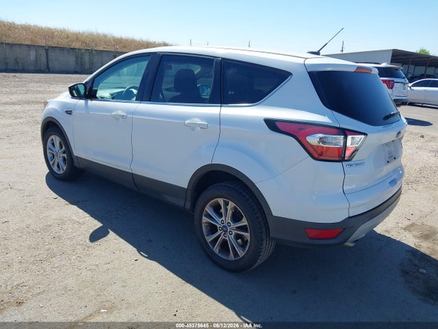 45375645 :رقم المزاد ، 1FMCU0G92HUE24222 vin ، 2017 Ford Escape Se مزاد بيع