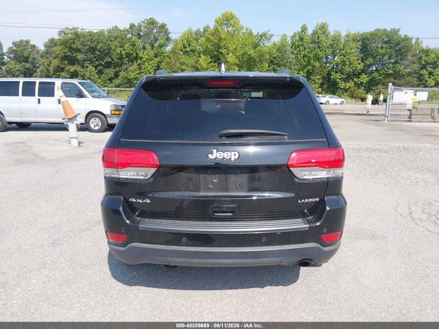 1C4RJFAG2KC754246 Jeep Grand Cherokee Laredo E 4x4