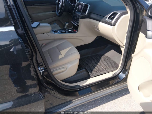 1C4RJFAG2KC754246 Jeep Grand Cherokee Laredo E 4x4