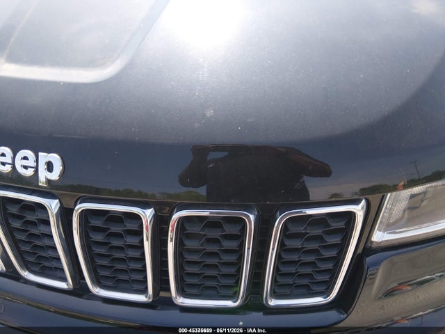 1C4RJFAG2KC754246 Jeep Grand Cherokee Laredo E 4x4