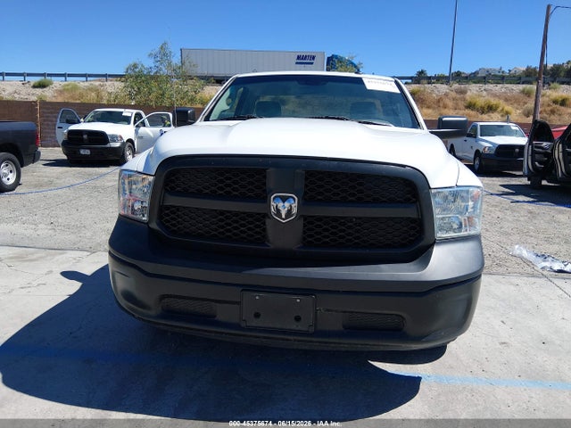 45375674 :رقم المزاد ، 3C6JR6DG2LG253686 vin ، 2020 Ram 1500 Classic Tradesman  4x2 8' Box مزاد بيع