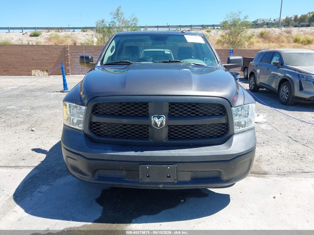 45375675 :رقم المزاد ، 3C6JR6DG6JG255390 vin ، 2018 Ram 1500 Tradesman  4x2 8' Box مزاد بيع