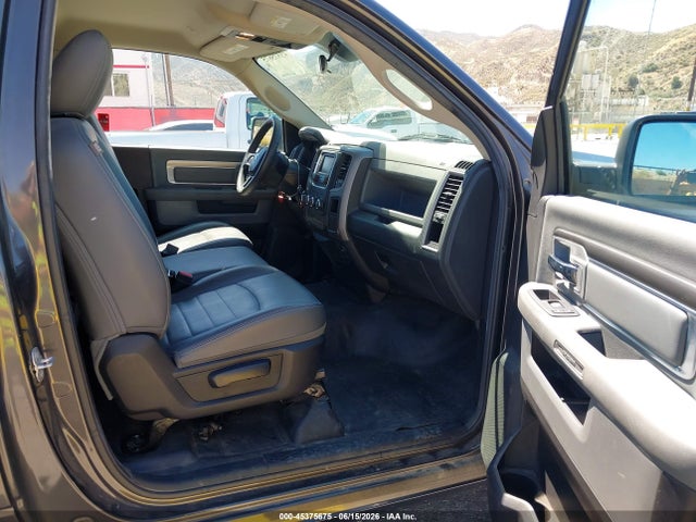 45375675 :رقم المزاد ، 3C6JR6DG6JG255390 vin ، 2018 Ram 1500 Tradesman  4x2 8' Box مزاد بيع