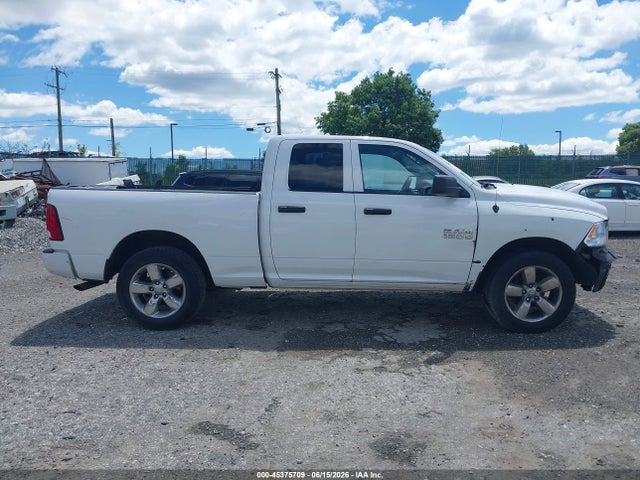 1C6RR7FG3JS343540 RAM 1500 Express 4x4 6&#039;4 Box