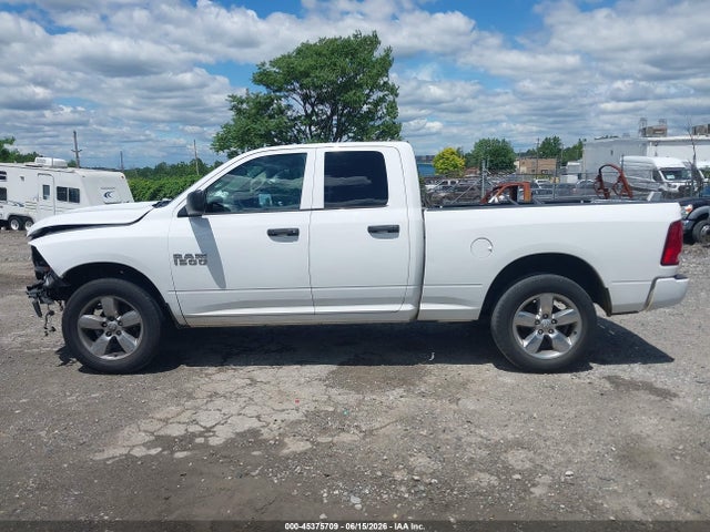 1C6RR7FG3JS343540 RAM 1500 Express 4x4 6&#039;4 Box