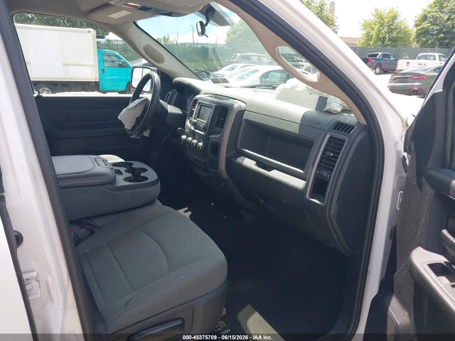 1C6RR7FG3JS343540 RAM 1500 Express 4x4 6&#039;4 Box
