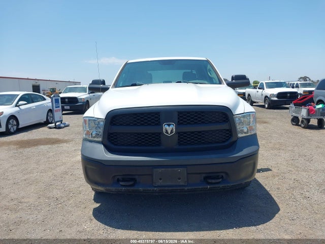 1C6RR7KG5JS300484 RAM 1500 Tradesman 4x4 5&#039;7 Box
