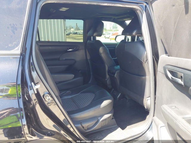 Toyota Highlander Xse 2022 5TDJZRBH6NS183927 Image 8