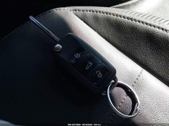 2012 Volkswagen Beetle 2.5l მანქანა იყიდება აუქციონზე, vin: 3VWJP7ATXCM613520, აუქციონის ნომერი: 45375909