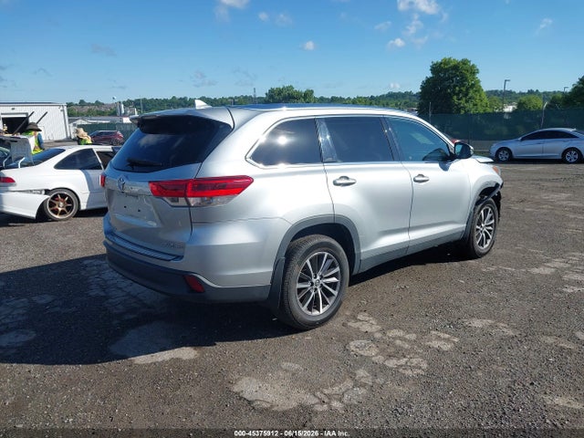 Toyota Highlander Xle 2019 5TDJZRFH4KS605313 Image 4