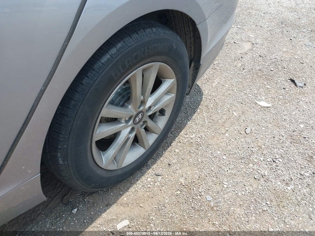 2015 Hyundai Sonata Se მანქანა იყიდება აუქციონზე, vin: 5NPE24AF8FH245845, აუქციონის ნომერი: 45375915
