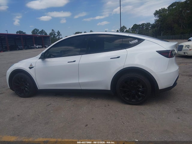 2022 Tesla Model Y Long Range Dual Motor All-wheel Drive მანქანა იყიდება აუქციონზე, vin: 7SAYGDEE8NF481668, აუქციონის ნომერი: 45375960
