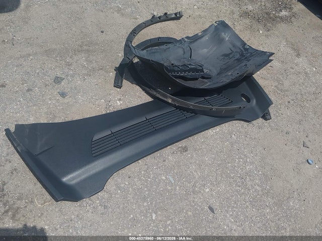2022 Tesla Model Y Long Range Dual Motor All-wheel Drive მანქანა იყიდება აუქციონზე, vin: 7SAYGDEE8NF481668, აუქციონის ნომერი: 45375960