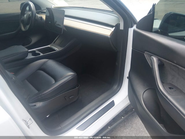 2022 Tesla Model Y Long Range Dual Motor All-wheel Drive მანქანა იყიდება აუქციონზე, vin: 7SAYGDEE8NF481668, აუქციონის ნომერი: 45375960