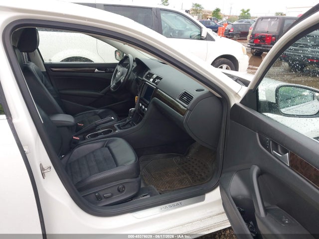 Продажа на аукционе авто 2015 Volkswagen Passat 3.6l V6 Sel Premium, vin: 1VWCM7A39FC083838, номер лота: 45376029