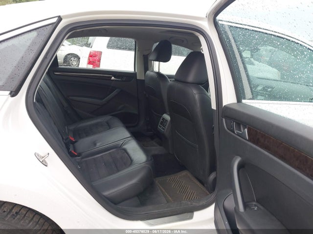 Продажа на аукционе авто 2015 Volkswagen Passat 3.6l V6 Sel Premium, vin: 1VWCM7A39FC083838, номер лота: 45376029