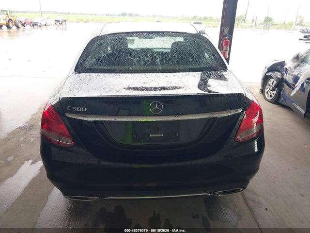 45376079 :رقم المزاد ، 55SWF4JB1HU218296 vin ، 2017 Mercedes-benz C 300 مزاد بيع