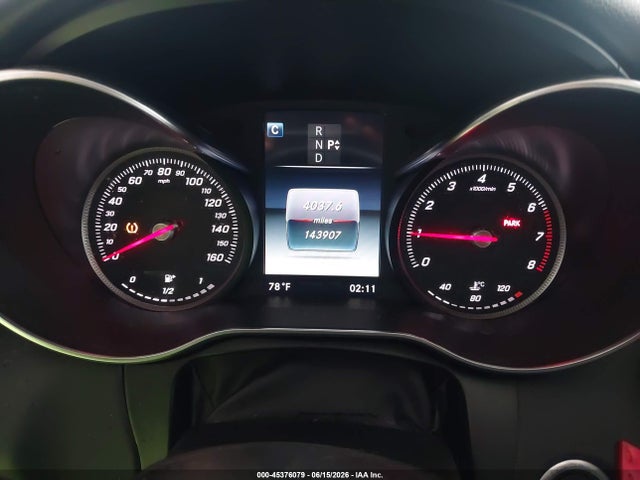 45376079 :رقم المزاد ، 55SWF4JB1HU218296 vin ، 2017 Mercedes-benz C 300 مزاد بيع