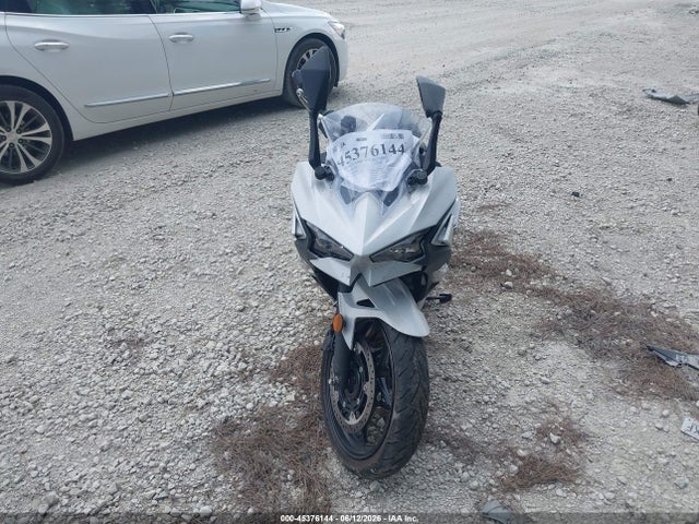 Продажа на аукционе авто 2025 Kawasaki Ex500, vin: ML5EXGG19SDA70484, номер лота: 45376144