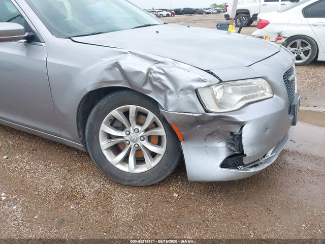 45376171 :رقم المزاد ، 2C3CCAAG4FH818412 vin ، 2015 Chrysler 300 Limited مزاد بيع