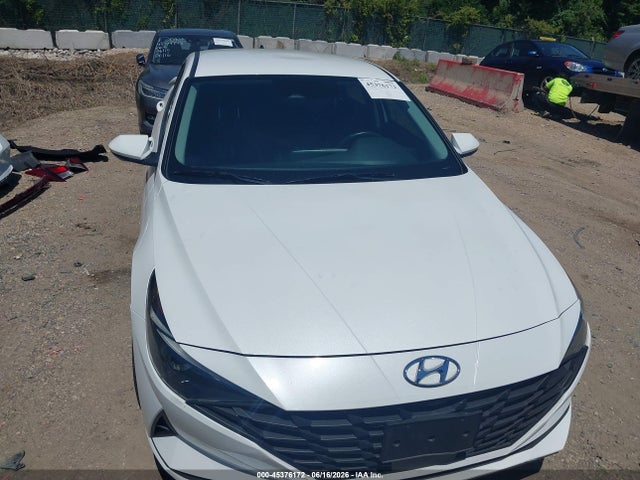 45376172 :رقم المزاد ، 5NPLS4AG1NH058977 vin ، 2022 Hyundai Elantra Sel مزاد بيع