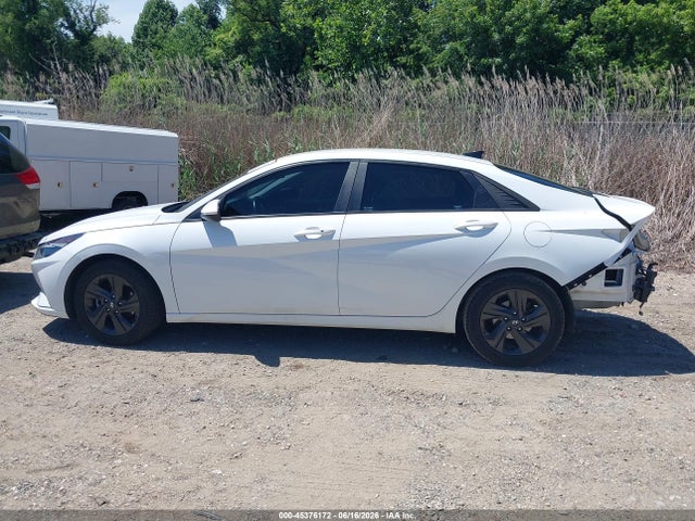 45376172 :رقم المزاد ، 5NPLS4AG1NH058977 vin ، 2022 Hyundai Elantra Sel مزاد بيع