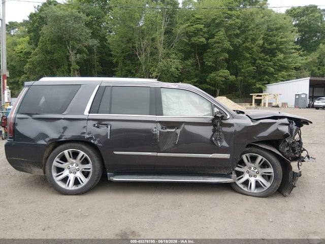 2016 Cadillac Escalade Luxury Collection მანქანა იყიდება აუქციონზე, vin: 1GYS4BKJ7GR420689, აუქციონის ნომერი: 45376195