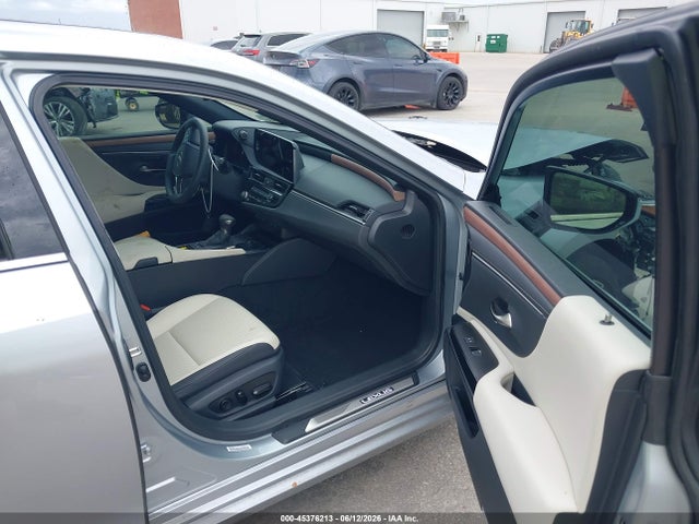 2025 Lexus Es 300h მანქანა იყიდება აუქციონზე, vin: 58ADA1C13SU077177, აუქციონის ნომერი: 45376213