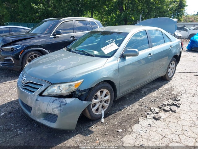 45376282 :رقم المزاد ، 4T1BF3EKXBU762388 vin ، 2011 Toyota Camry Le مزاد بيع