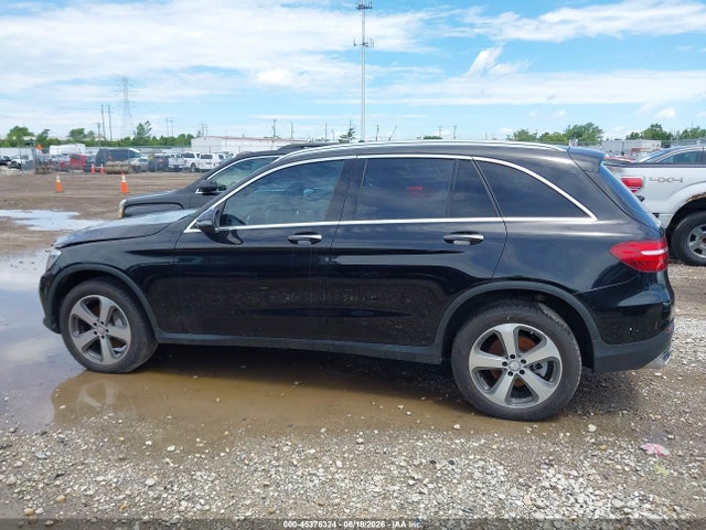 Продажа на аукционе авто 2017 Mercedes-benz Glc, vin: NY73542, номер лота: 45376324