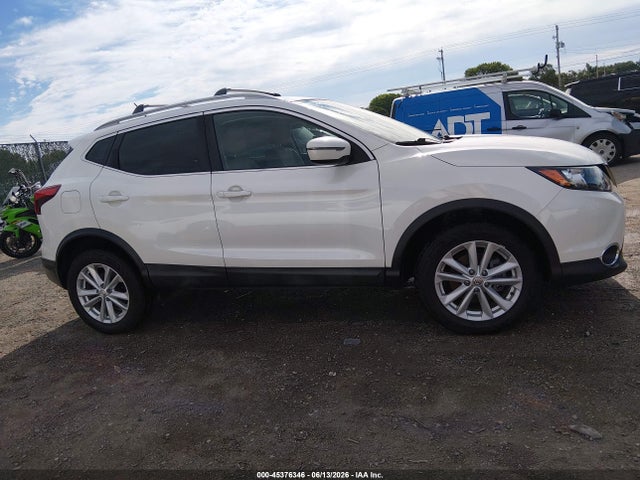 JN1BJ1CP8JW101454 Nissan Rogue Sport Sv