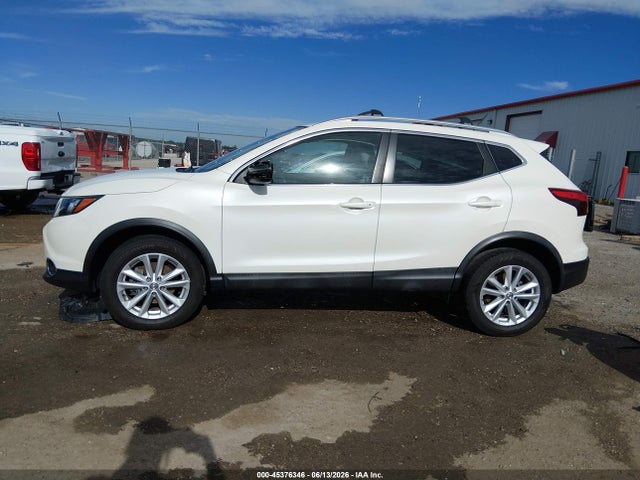 JN1BJ1CP8JW101454 Nissan Rogue Sport Sv