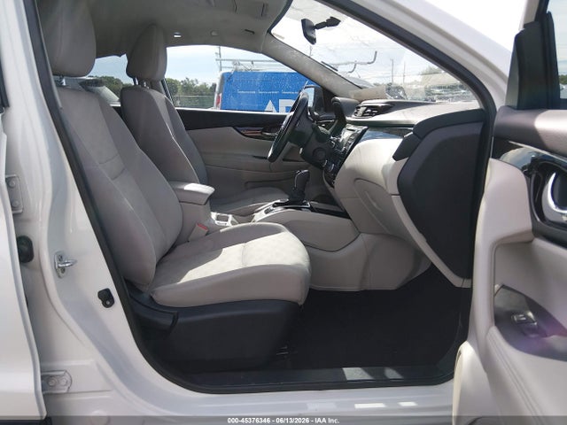 JN1BJ1CP8JW101454 Nissan Rogue Sport Sv