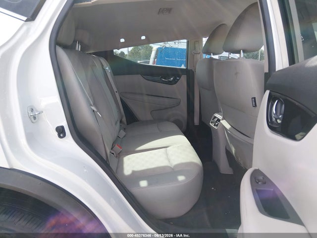 JN1BJ1CP8JW101454 Nissan Rogue Sport Sv