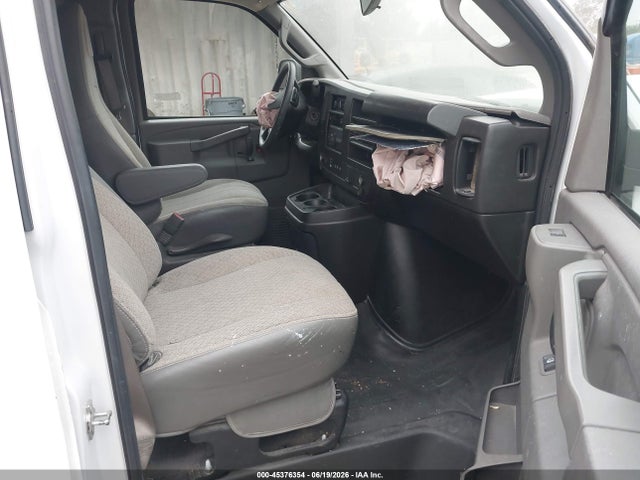 1GCWGAFP4P1219368 Chevrolet Express Cargo Rwd 2500 Regular Wheelbase Wt