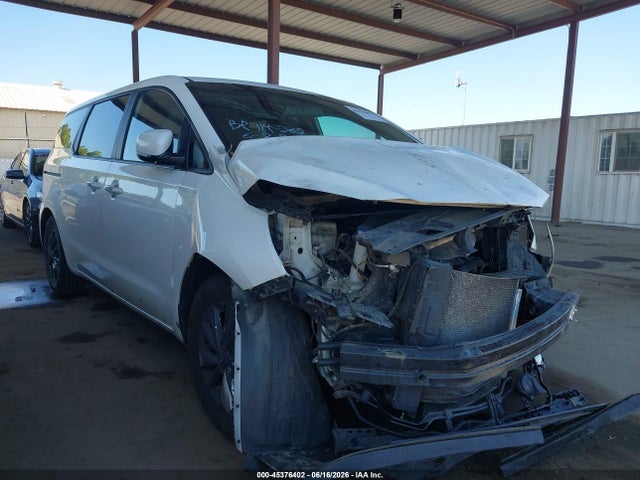 KIA Sedona L 2015 KNDMA5C13F6029420 Image 1