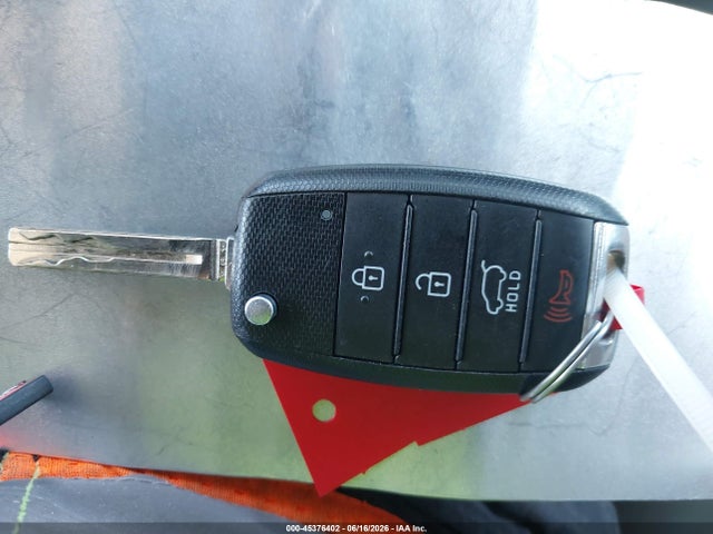 45376402 :رقم المزاد ، KNDMA5C13F6029420 vin ، 2015 Kia Sedona L مزاد بيع