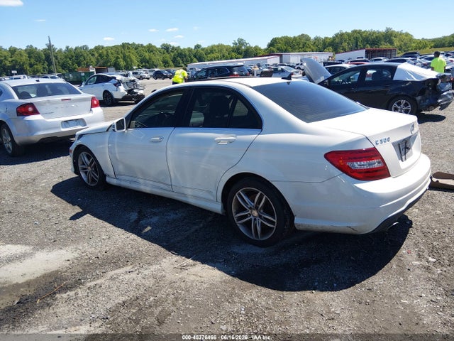45376466 :رقم المزاد ، WDDGF8BB9CR197704 vin ، 2012 Mercedes-benz C 300 Sport 4matic مزاد بيع