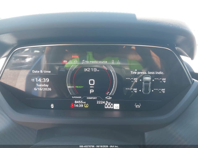 2024 Audi Rs E-tron Gt Quattro მანქანა იყიდება აუქციონზე, vin: WAUBHBFW1R7901551, აუქციონის ნომერი: 45376766
