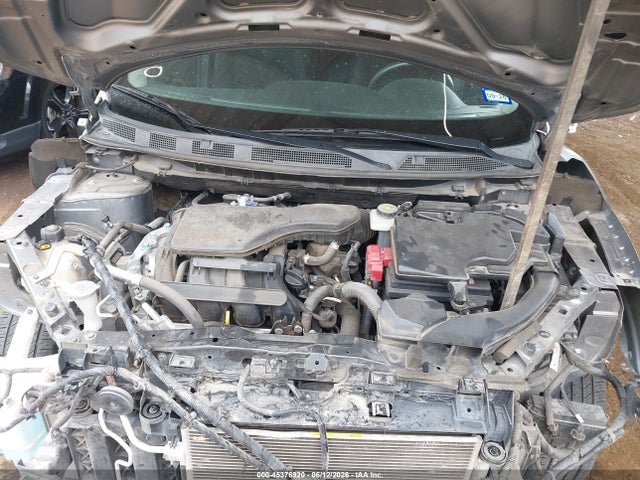 JN1BJ1CP0JW184927 Nissan Rogue Sport S