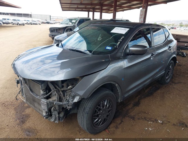JN1BJ1CP0JW184927 Nissan Rogue Sport S