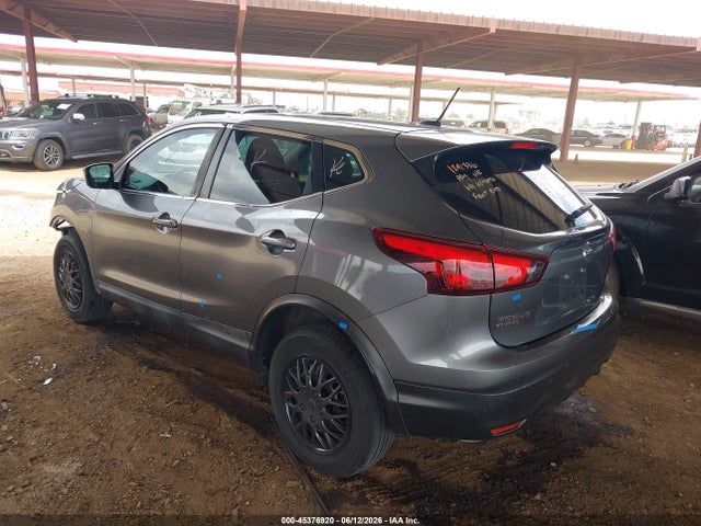 JN1BJ1CP0JW184927 Nissan Rogue Sport S