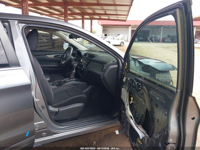 JN1BJ1CP0JW184927 Nissan Rogue Sport S