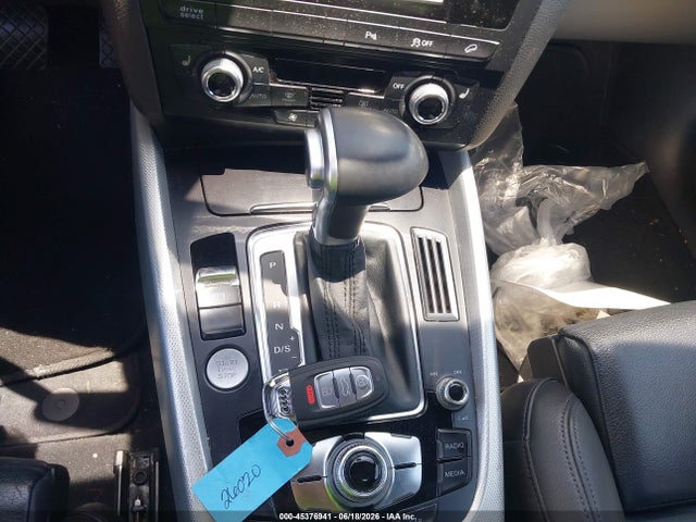 Audi Q5 2.0t Premium 2017 WA1M2AFP8HA062008 Image 11