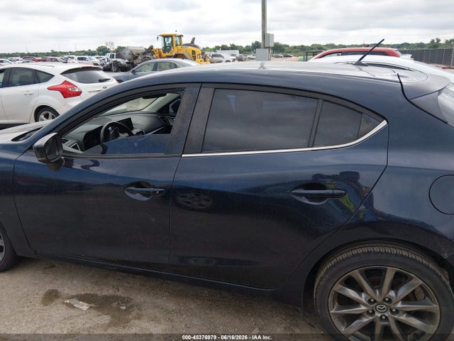 45376979 :رقم المزاد ، 3MZBN1L32JM198825 vin ، 2018 Mazda Mazda3 Touring مزاد بيع