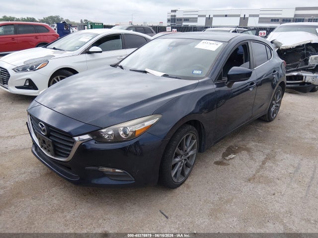 45376979 :رقم المزاد ، 3MZBN1L32JM198825 vin ، 2018 Mazda Mazda3 Touring مزاد بيع